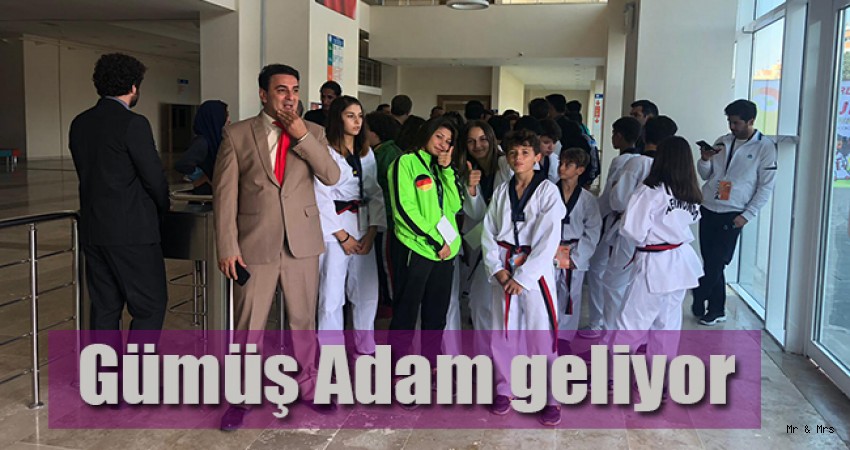 Gümüş Adam geliyor
