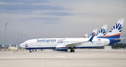 SunExpress, tam kapanma sürecinde yolcularının yanında