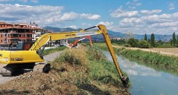 Balıkesir Büyükşehir Belediyesi, dere ıslah çalışmalarını sürdürüyor