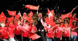 Ferhat Göçer Cumhuriyet Konserini Antalya’da Verdi