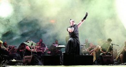 İstanbul Festivali Sahnesi Bu Kez An Epic Symphony  Hayko Cepkin’le Büyüledi