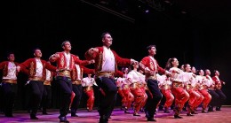 Çankaya Belediyesi Hoy-Tur Halk Dansları Topluluğu Renkler Gecesi gösterisiyle izleyicilerden büyük beğeni aldı