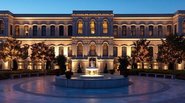 Four Seasons İstanbul Otelleri küresel çapta saygın ve prestijli derecelendirme sistemi Forbes Travel Guide