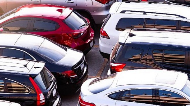 sahibinden.com verilerine göre   Otomobil fiyatlarındaki düşüş yılın ilk çeyreğinde devam etti