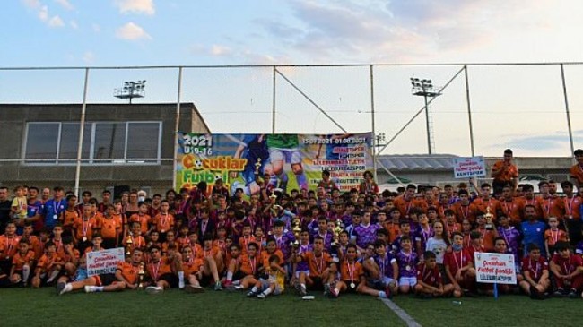 Çocuklar Futbol Şenliği’ne muhteşem tören!