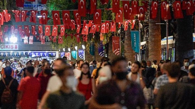 90. yılında 99 yıllık kurtuluş öyküsü  İzmir, yeni yaşını fuarda kutladı