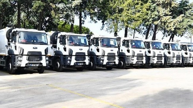 Büyükşehir’den ilçe belediyelerine çöp kamyonu desteği