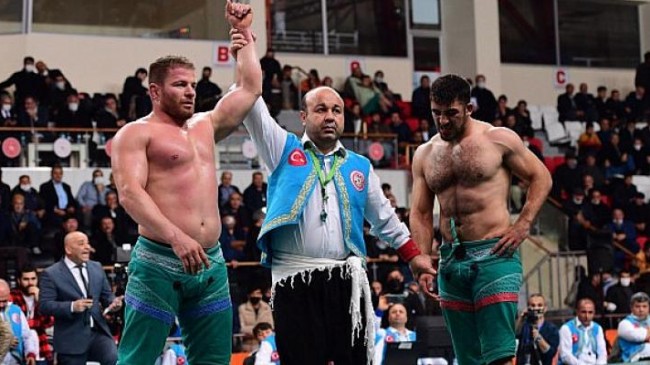 İsmail Balaban Şalvar Güreşi Dünya Şampiyonu oldu