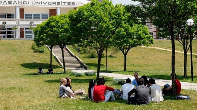 Sabancı Üniversitesi Lise Öğrencilerine Üniversite Deneyimi Yaşatmayı Sürdürüyor