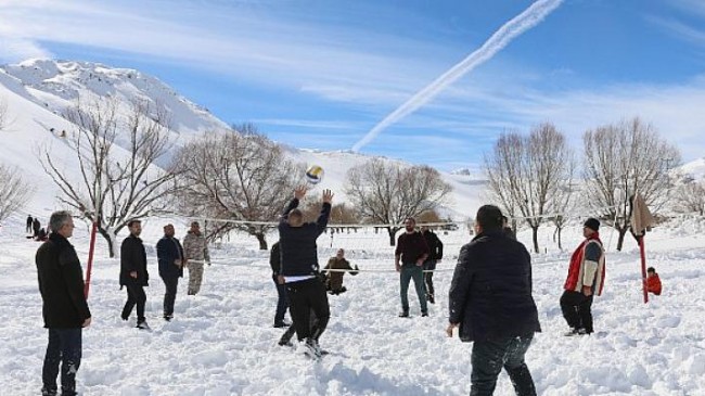 Yahyalı Belediyesi Personeli Kar Festivalinde Buluştu