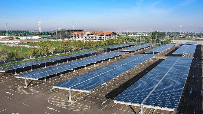 Dubai’deki The Sevens Stadyumu, bölgenin tüm faaliyetleri için güneş enerjisinden faydalanan ilk spor tesisi olacak