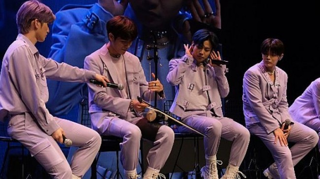 Güney Koreli müzik grupları İD ve CİİPHER, 01 Burda AVM’de konser verdi
