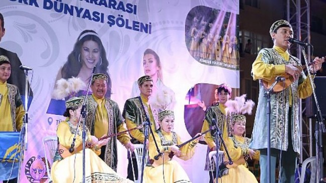 Türkçe Aşkı Vatan Aşkı Yürüyüşü Yoğun Katılımla Gerçekleşti