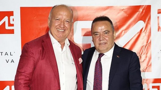 Başkan Böcek’e Antalyaspor Vakfı’ndan planlama teşekkürü