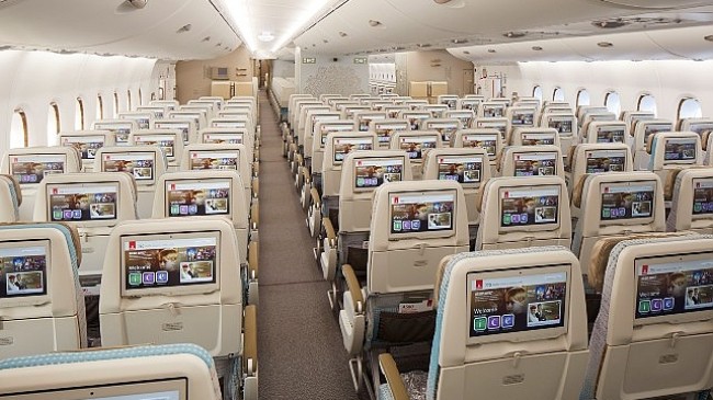 Yenilenen Emirates A380'lerden ilki hizmete girdi