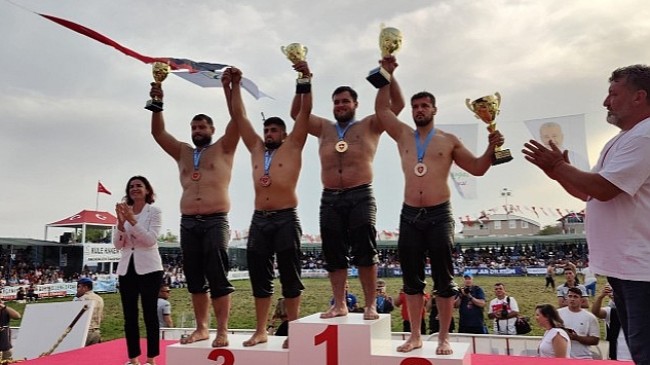 Gölcük Belediyesi Pehlivanı Manavgat'ta Şampiyon Oldu