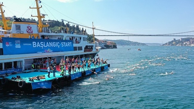 35. Samsung Boğaziçi Kıtalararası Yüzme Yarışı'nda Yüzücüler Kıtaları Birleştirdi