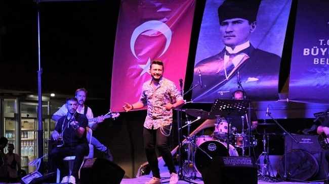 Aydın Büyükşehir Belediyesi'nden Çeçtepe'de Muhteşem Konser
