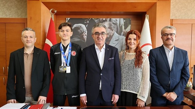 Başkan Mutlu, dünya şampiyonu Hamza'yı kabul etti
