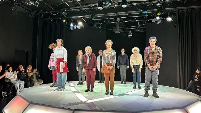 İstanbul Büyükşehir Belediyesi Şehir Tiyatroları, “Sivrisinekler" adlı oyununu 11. Frankfurt Türk Tiyatro Festivali kapsamında Frankfurt seyircisiyle buluşturdu