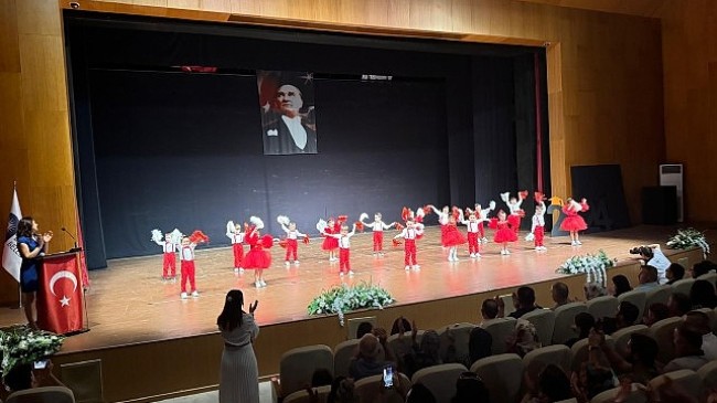 Antalya Büyükşehir Belediyesi Manavgat kreşinde miniklerin mezuniyet coşkusu