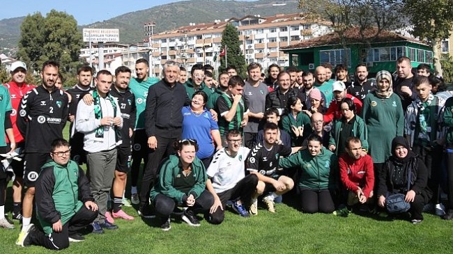 Özel çocuklardan Kocaelispor’a özel ziyaret