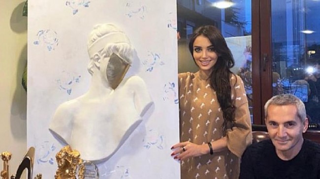 “Faceless Girl” Heykeli Avşar Film Binasında Sergileniyor