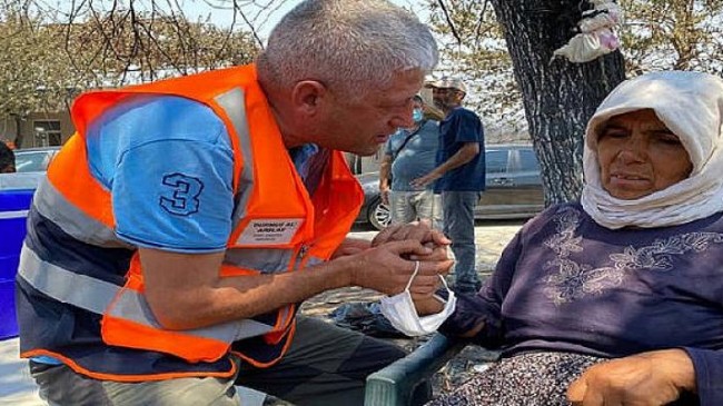 Antalya Büyükşehir Belediyesi yangın bölgesinde yaraları sarıyor