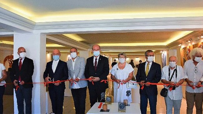KKTC Cumhurbaşkanı Ersin Tatar, Kıbrıs Modern Sanat Müzesinde iki serginin açılışını gerçekleştirdi
