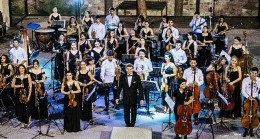 Sabancı Vakfı’nın 14 yıldır desteklediği Türkiye Gençlik Filarmoni Orkestrası, Ayvalık konseriyle turnesini tamamladı