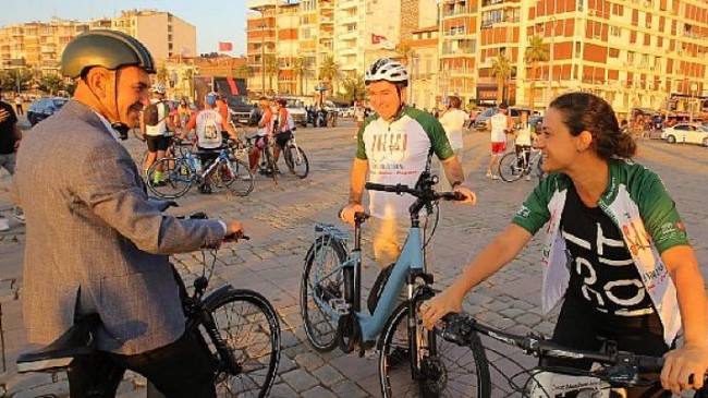 İzmir’in Dünya Miraslarını bisikletliler birleştirdi