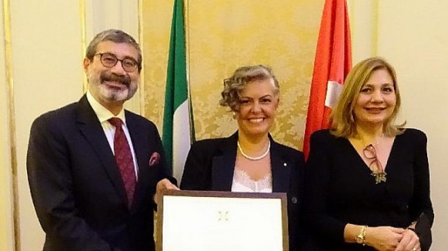 Sabancı Üniversitesi Öğretim Üyesi Prof. Dr. Ayşe Betül Çelik’e İtalya Liyakat Nişanı verildi