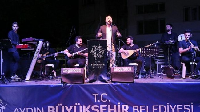 Karacasulular Büyükşehir’in Bahar Konseriyle Doyasıya Eğlendi