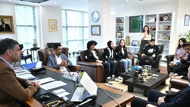 Kartepe Belediye Başkanı Av.M.Mustafa Kocaman'ın desteğiyle Bursa'da düzenlenen “Teknofest 2023 İHA Serbest Görev Yarışması"na katılan Kartepeli gençler performans ödülü kazandılar