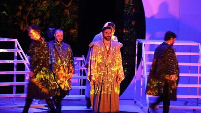 Konya Şehir Tiyatrosu Mevlana'nın 750. Vuslat Yılı Anısına “Barsisa" Oyununu Konyalılarla Buluşturdu