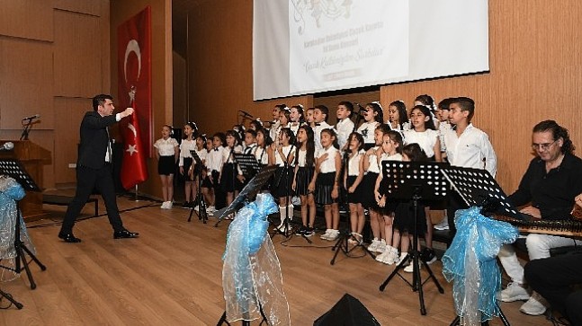 Karabağlar Belediyesi Çocuk Korosu'ndan ilk konser