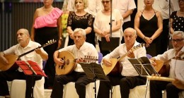 Didim Türkü Grubu Yaz Konseri Büyük Beğeni Topladı
