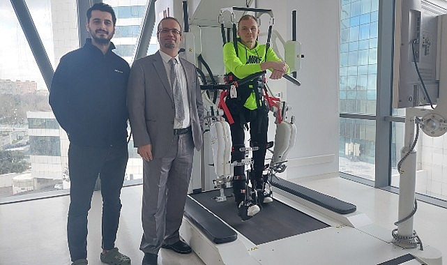 Omurilik Felçli Bosnalı Genç, yürüme umudunu Türkiye'de buldu