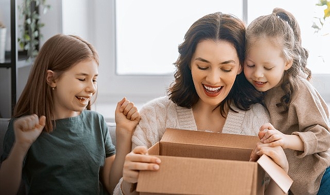 Müşteri odaklı yaklaşımıyla hizmetlerini sürdüren Sürat Kargo, Anneler Günü’ne özel