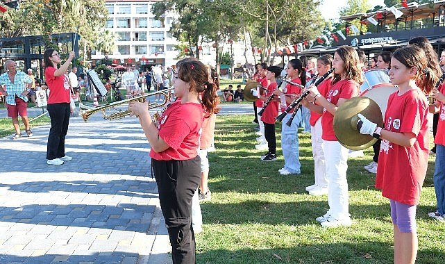 Kurulduğu günden bu yana birçok konser veren ve Kemer’e sanatsal