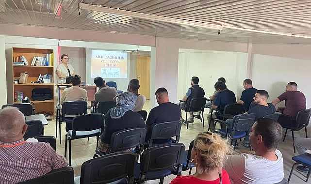 Burhaniye Belediyesi’nden Bağımlılıkla Mücadele  Ailelere Destek Semineri