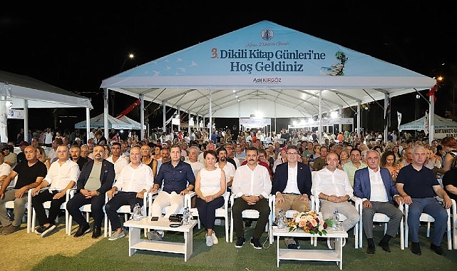 3. Dikili Kitap Günleri’nde “Yerel Yönetim ve Genel Siyaset”  Konuşuldu