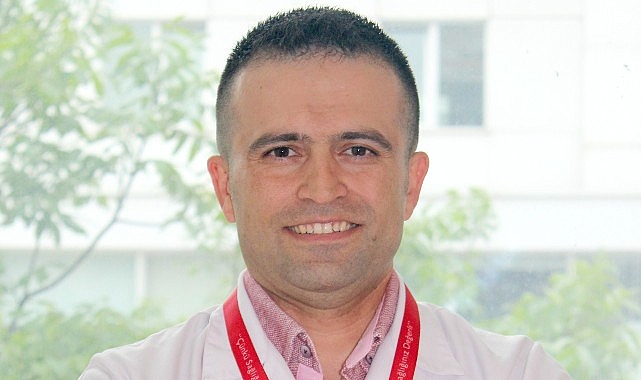 Çoğu zaman sıcağın etkilerini fark edemeyen çocuklar ve bebekler, yüksek