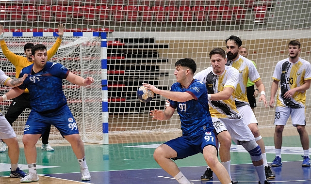 Hentbol Süper Lig’de 2024-2025 sezonunda devre arasına girilirken hentbol heyecanı