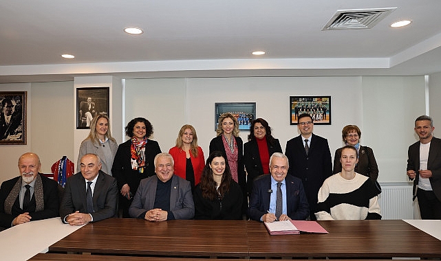 Vodafone Sultanlar Ligi'nde mücadele eden Nilüfer Belediyespor Eker Kadın Voleybol