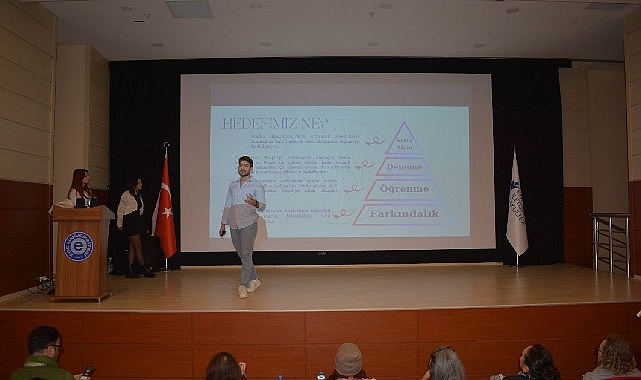 Ege Üniversitesi İletişim Fakültesi Reklamcılık Bölümü öğrencileri, sağlıklı atıştırmalık üreten