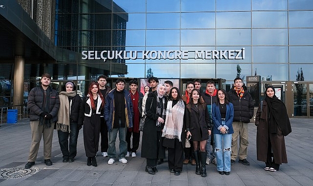Konya Büyükşehir Belediyesi Gençlik Meclisi, üniversite öğrencileriyle bir araya gelmeye
