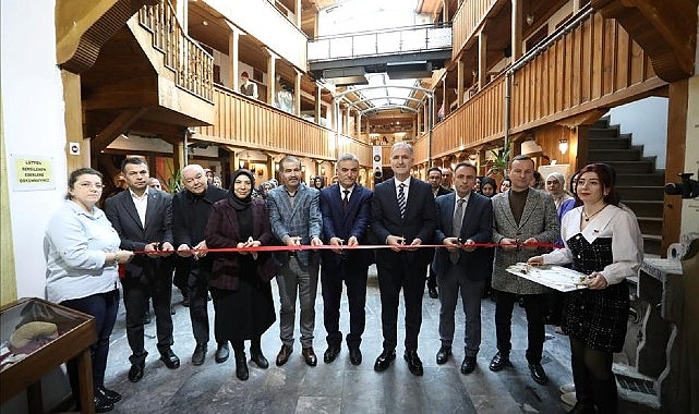 Bursa Olgunlaşma Enstitüsü atölyelerinde hazırlanan hat, tezhip, minyatür ve ebru