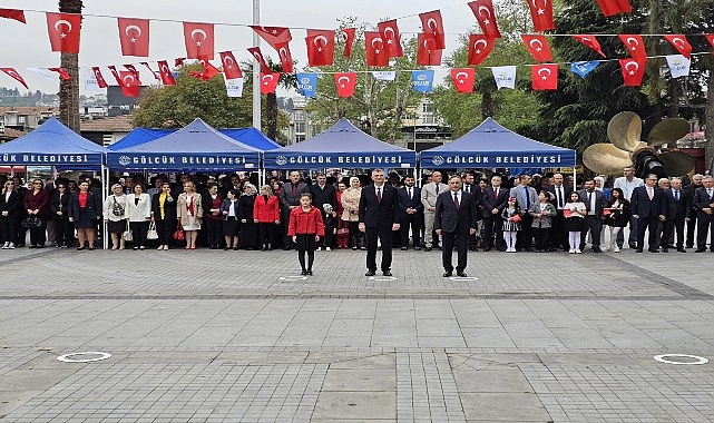 Gölcük’te 23 Nisan Ulusal Egemenlik ve Çocuk Bayramı düzenlenen törende