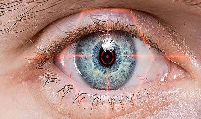 Bahar aylarında polen, toz ve diğer alerjenlerin artması, kontakt lens